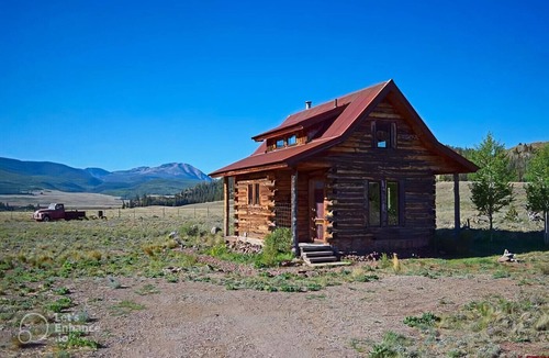 Creede Cabin | Peaceful mountain cabin walking distance to Rio Grande River