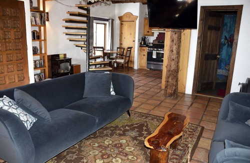 Arroyo Seco Cabin | Peaceful New Mexican Charm, Jacuzzi, Walk To Arroyo Seco, Pets Welcome