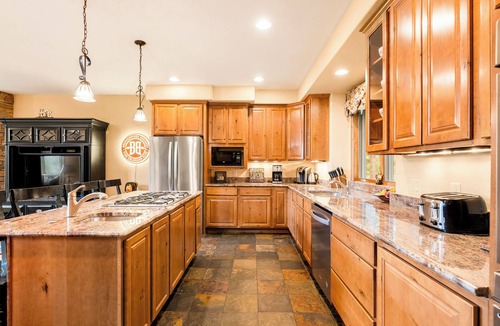 Winterwood House | Peaceful Setting; 7 Min to Breck; Hiking Nearby