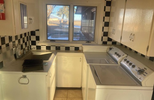 Alamosa House | Peaceful vintage farmhouse in charming Alamosa perfect for relaxing