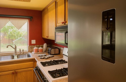 Hemet House | Peach Blossom Country House