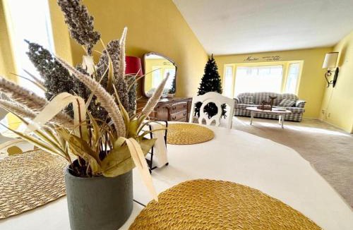 Hemet House | Peach Blossom Country House