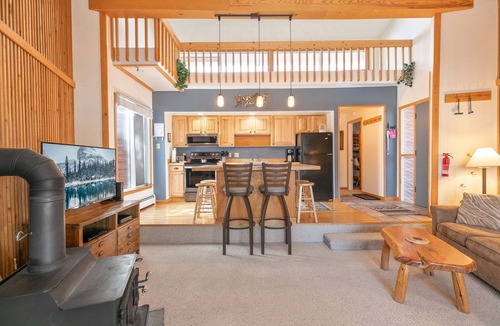 Peak 8 Condo | Peak 8 Village Retreat Condo: Great Year-Round Location