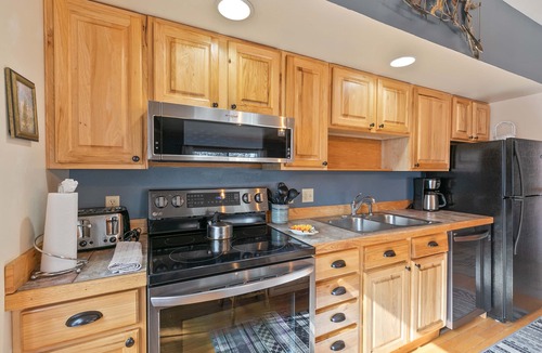 Peak 8 Condo | Peak 8 Village Retreat Condo: Great Year-Round Location