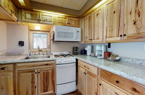 Breckenridge Ski Chalet | Peak Escape | Sleep Number Bed + Clubhouse Perks