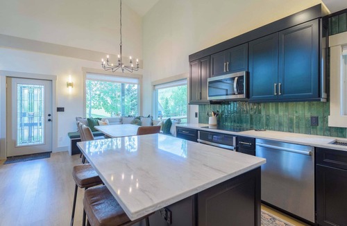 Crested Butte House | Peak View House, New remodel, hot tub, garage!