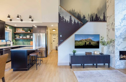 Crested Butte House | Peak View House, New remodel, hot tub, garage!