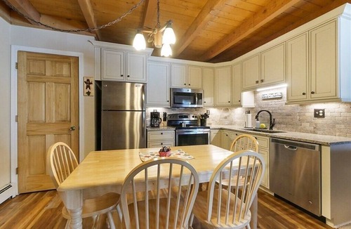 Wildernest Apartment | Peaks & Peace - Spacious Condo in Silverthorne with jacuzzi and fitness room