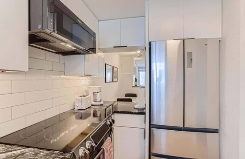 Panorama Heights Apartment | Pearl St 1BR | Walkable, Remodeled, Covered Spot