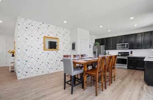 Centerra House | Pelican Landing Modern 3BD in Lakes at Centerra