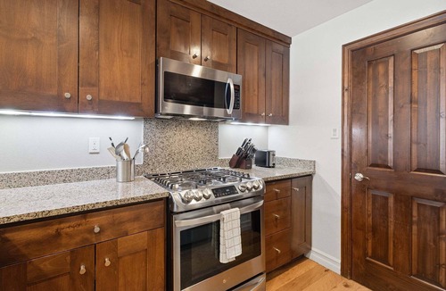 Telluride Condo | Penthouse Paradise 3 BR with Loft, Valley Views, Hot Tub and private deck