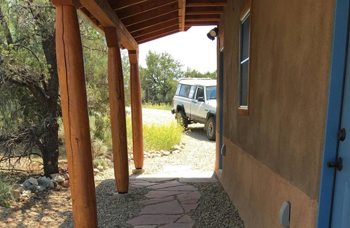 El Prado Apartment | Perfect cozy retreat, midway between Taos and ski valley