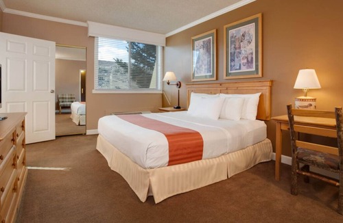 Steamboat Springs Apartment | Perfect for Family & Friends Getaway! 3 Spacious 2BR Accommodations w/ Kitchen