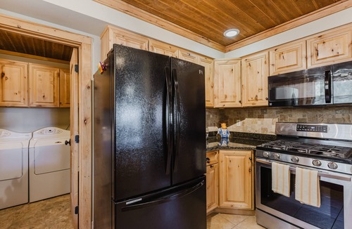 Pagosa Springs House | Perfect for Families! Pet-Friendly, Shuffle Board, Horseshoes