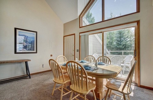 Summit Cove Condo | Perfect for families: 2 bedroom/3 bath w/hot tub + pool-minutes to Keystone!