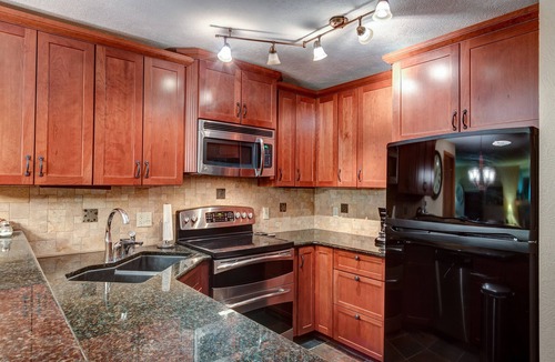 Historic District Condo | Perfect location in heart of Breck, base of peak 9, walking distance to Main St