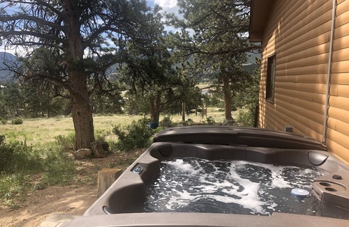 Estes Park House | Perfect Mountain Home II with HOT TUB overlooking Mary's Lake/Near RMNP entrance