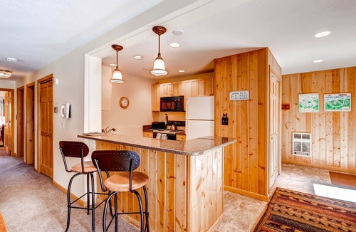 Mountain House Condo | Perfect Mountain Retreat/3br -fireplace, Kids Ski Free 3 Bedroom Condo by RedAwning