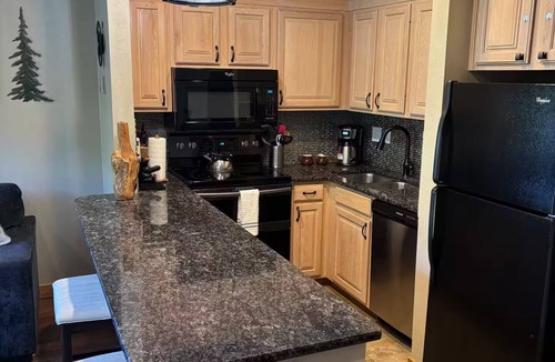 Keystone Apartment | Perfect Peace by the Lake