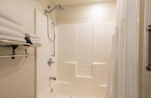 Wheat Ridge House | Perfect Staycation! Minutes Drive to Children's Museum! Free Parking!