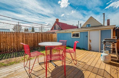 Leadville North House | Pet-Friendly 2BR, Fenced Yard — Block off Harrison Ave, Downtown Leadville