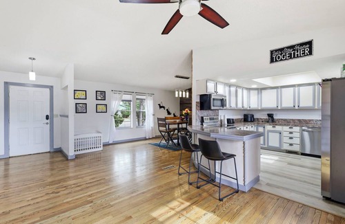 Briargate House | pet friendly central location king bed peaceful