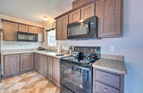 Cassopolis Cottage | Pet-friendly Cassoplis Cabin, Close to Parks!