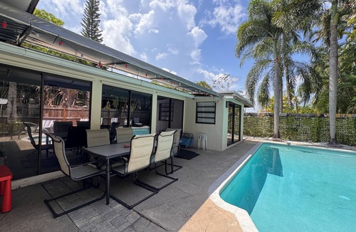 Wilton Manors House | Pet Friendly, Flamingo retreat w Pool & Guesthouse