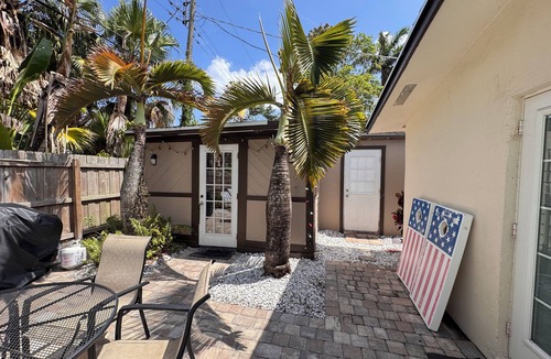 Wilton Manors House | Pet Friendly, Flamingo retreat w Pool & Guesthouse