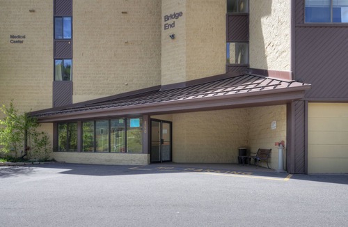 Copper Mountain Village Apartment | Pet Friendly Hotel Room in Central Copper MTN!