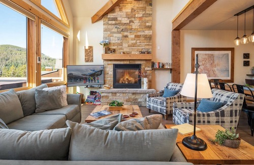 Winter Park House | 🐾 PET-FRIENDLY | Lakota Antlers 300 | Alpenglow Hot Tub Views | Game Room!