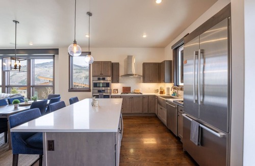 Silverthorne House | Pet-Friendly Luxury Home | Summit Sky Ranch | Resort Amenities