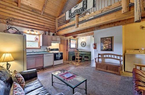 Spanish Valley House | Pet-Friendly Moab Cabin w/Mtn Views & BBQ!