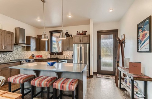 Silverthorne House | Pet-Friendly Mountain Retreat | Private Hot Tub | Near Hiking Trails | Summit Sky Ranch