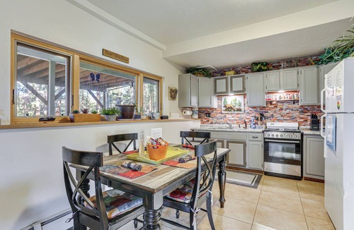 Pine Apartment | Pet-Friendly Pine Home: Near Hiking & Fishing!