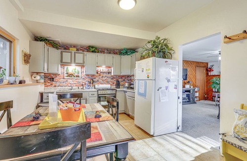 Pine Apartment | Pet-Friendly Pine Home: Near Hiking & Fishing!