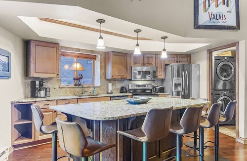 Copper Mountain Village Condo | Pet Friendly Remodeled Spacious Family Friendly Condo. BE410