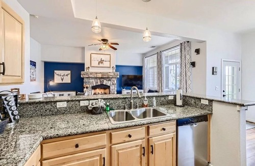 Silverthorne House | Pet Friendly, Spacious Home, Incredible Views, Private Hot tub 152