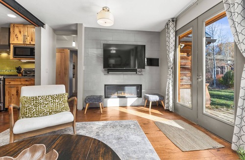 Steamboat Springs House | Pet Friendly|Steps from Town|Private yard