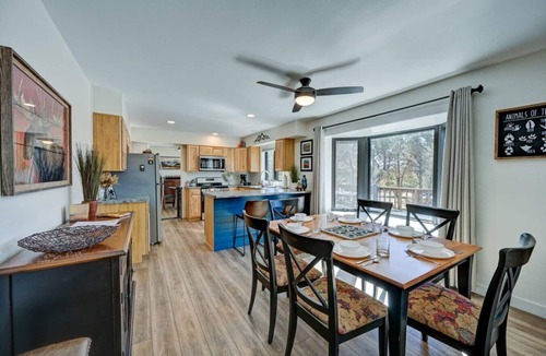 Buena Vista House | Piñon Peak Retreat |Hot Tub |Views |2 Living Areas