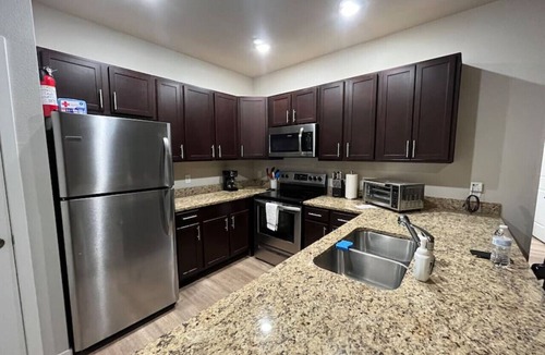 Central Colorado Springs Apartment | Pike's Peak Views Fully Loaded King+Qn bds+Fast Wi-Fi+Slps7