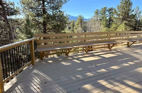 Woodland Park House | Pikes Peak Basecamp – Sleeps 16+ Mountain Views!