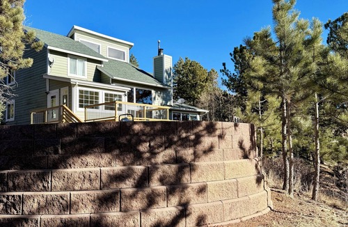 Woodland Park House | Pikes Peak Basecamp – Sleeps 16+ Mountain Views!
