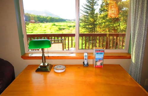 Westcreek House | PIKES PEAK RETREAT PANORAMIC MOUNTAIN AND LAKE VIEWS, PIKES NATIONAL FOREST