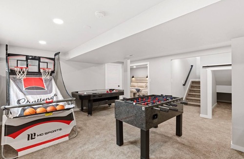 Colorado Springs House | Pikes Peak View 5 Private Acres Game Room