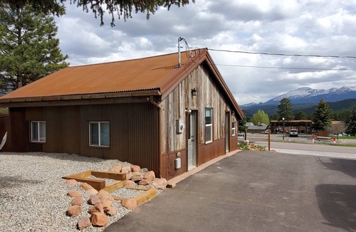 Woodland Park House | Pikes Peak Views: One Block to Downtown