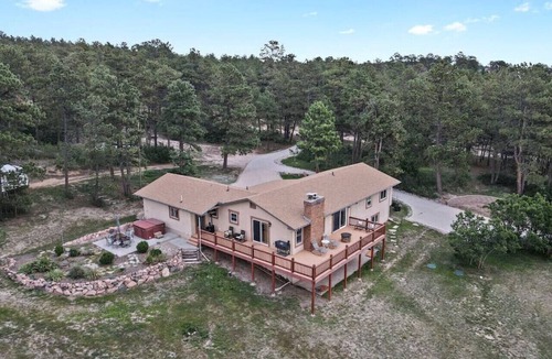 Monument House | Pikes Peak Vista House 5 BD 4 BA, Hot Tub and Acreage