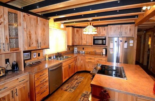 Carriage Hills House | Pine Meadows - 3 bedroom log home in quiet setting