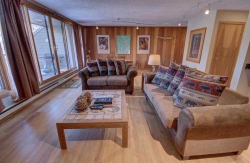 Keystone House | Pines 2074 by SummitCove Lodging in Colorado