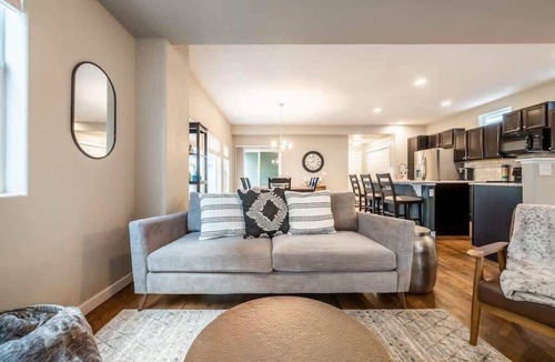Central Colorado Springs House | Pioneer Retreat! Downtown High-End Haven